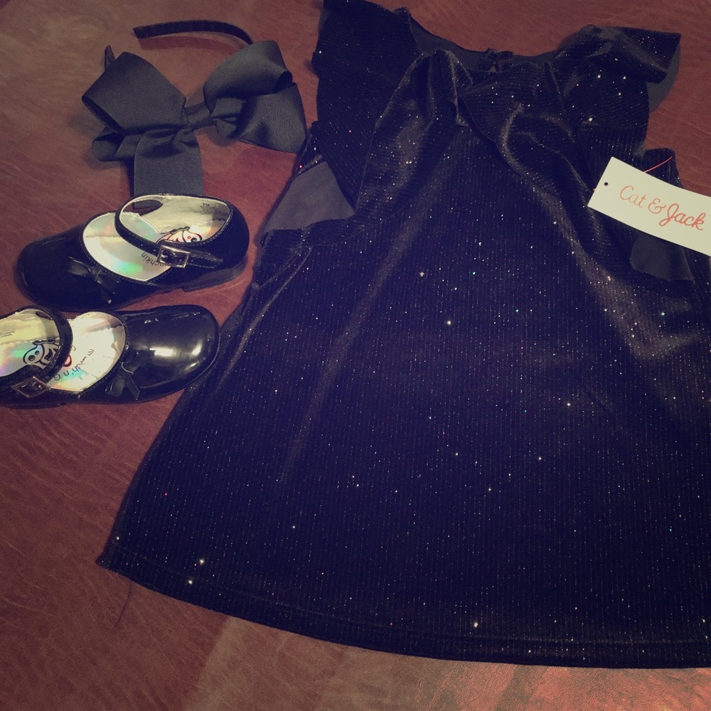 3 piece set $18or shoe $10(sz7) dress $8 bowe $2